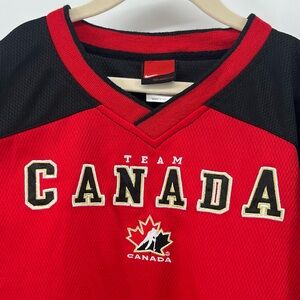 Vintage Nike Hockey Team Canada Jersey Youth Size 8 Red Black White Gold